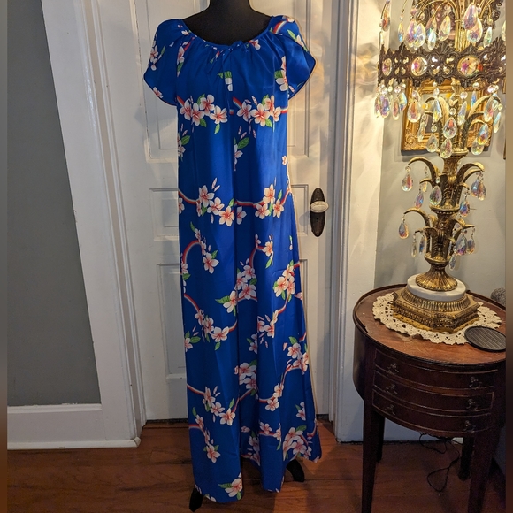 Hilo Hattie Dresses & Skirts - Hilo Hatties Vintage Hawaiian Maxi Dress Small Tropical Floral Beach
